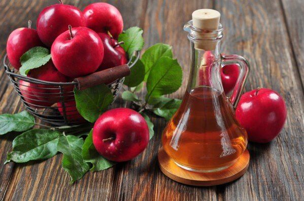 Apple cider vinegar is good for relieving the pain of inflamed knee arthritis. 